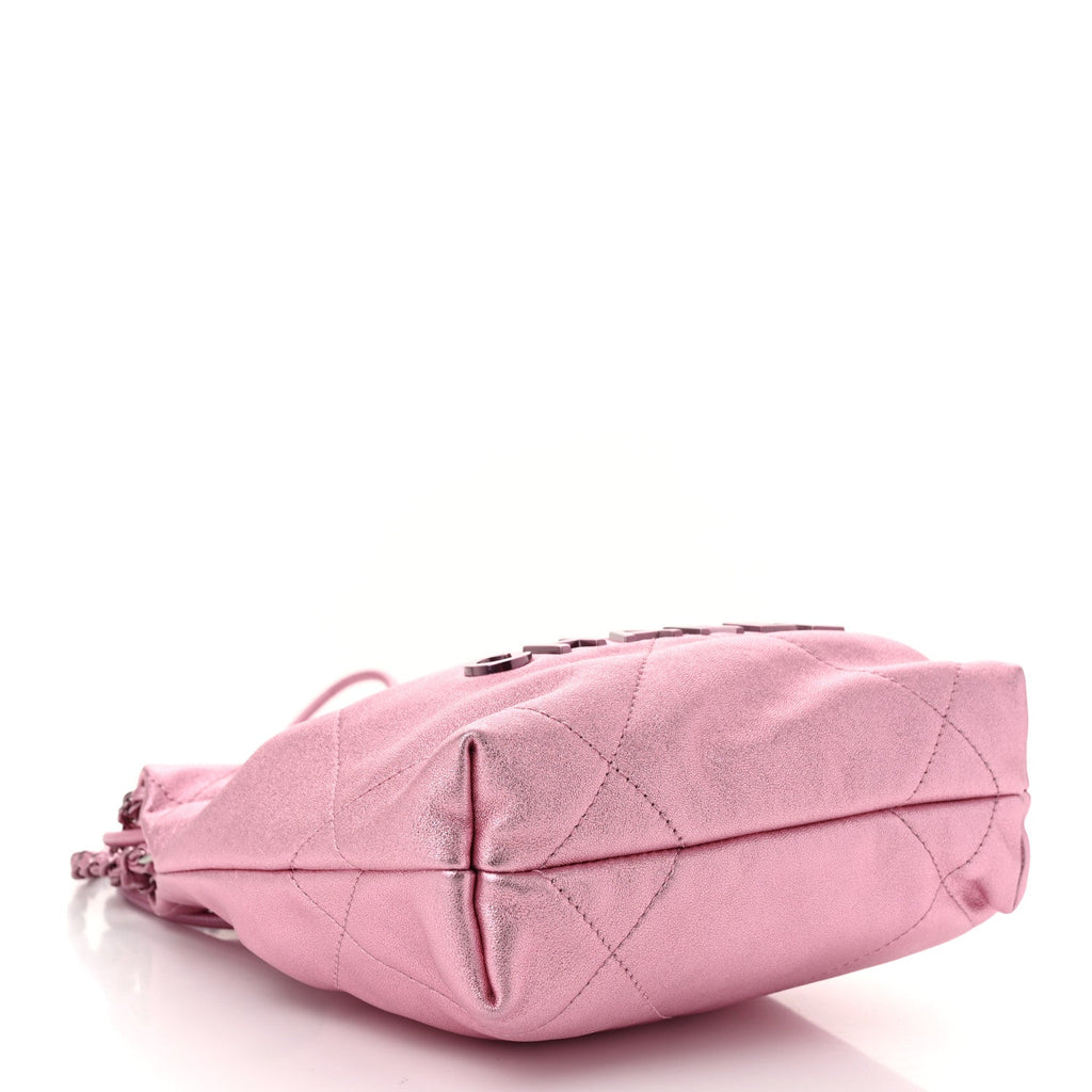 Metallic Lambskin Lacquered Monochrome Quilted Mini Chanel 22 Pink