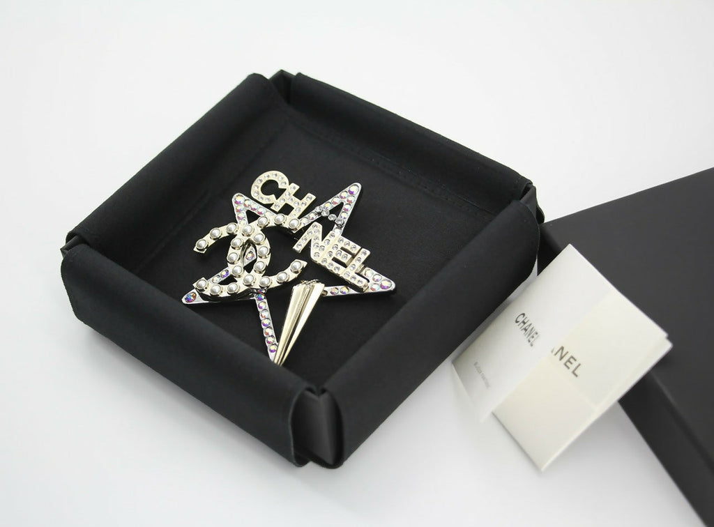 Chanel A21C Rhinestone & Imitation Pearl Hollow Star Brooch
