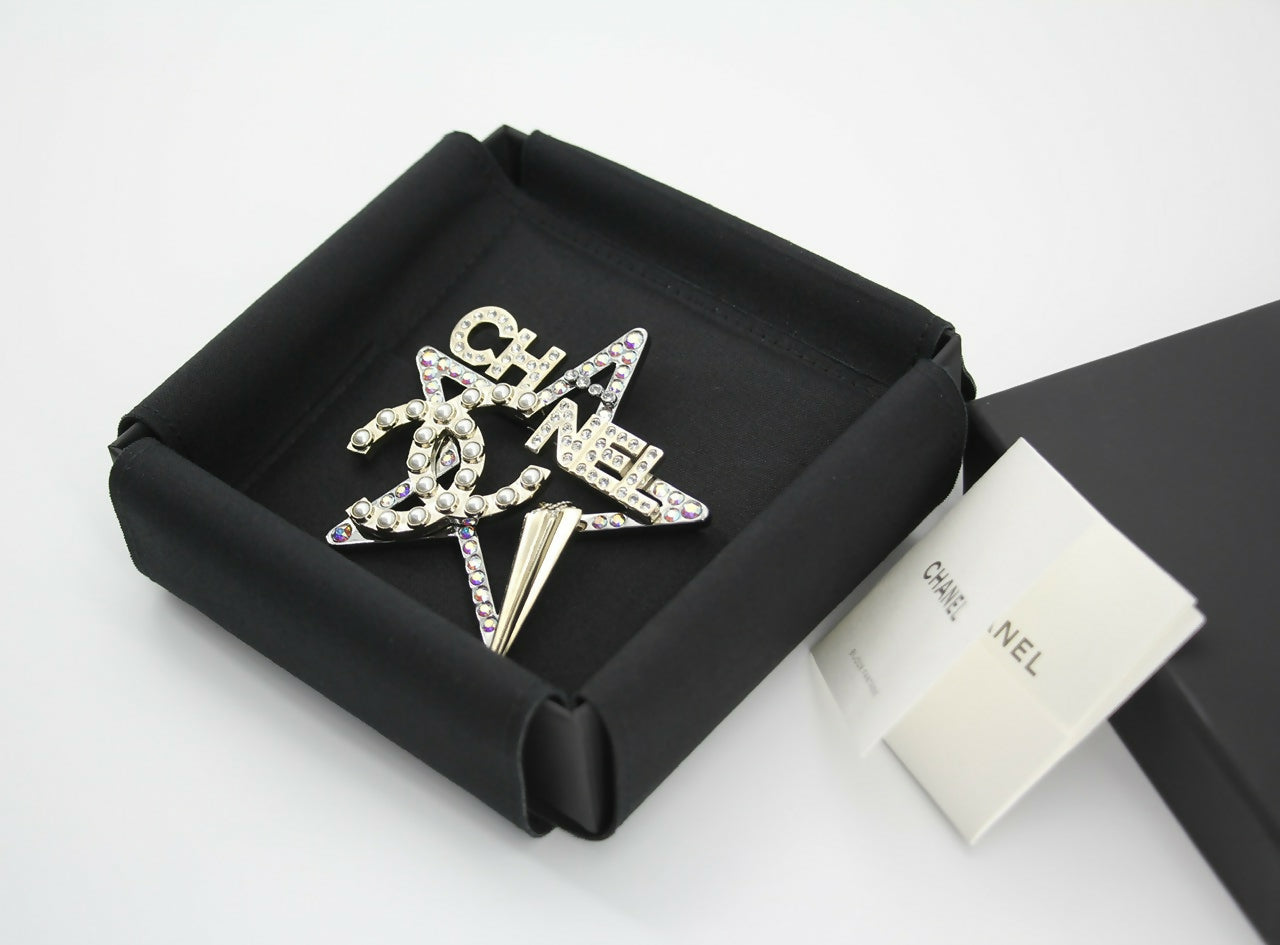 Chanel A21C Rhinestone & Imitation Pearl Hollow Star Brooch