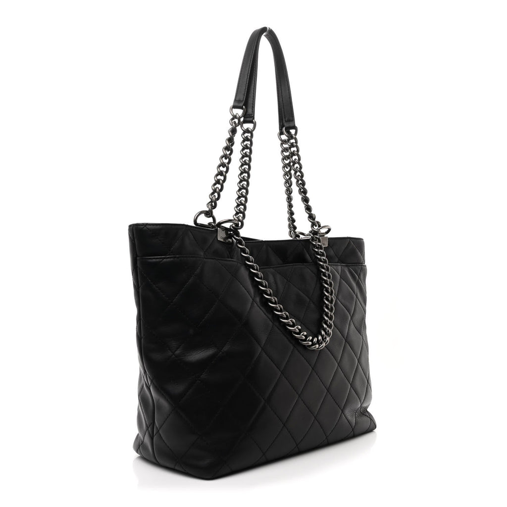 Calfskin Quilted Large Shopping In Chains Tote Black