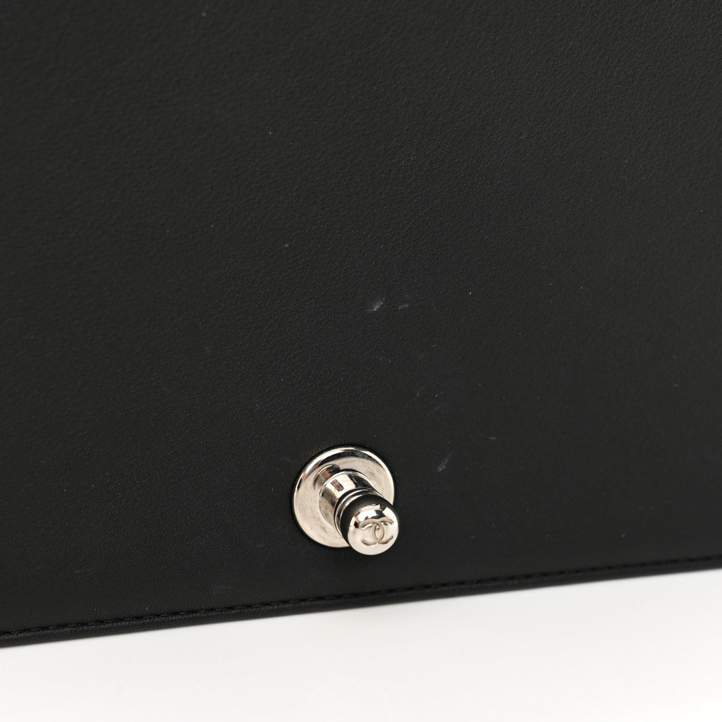 Calfskin Pearl Chevron Medium Boy Flap Black