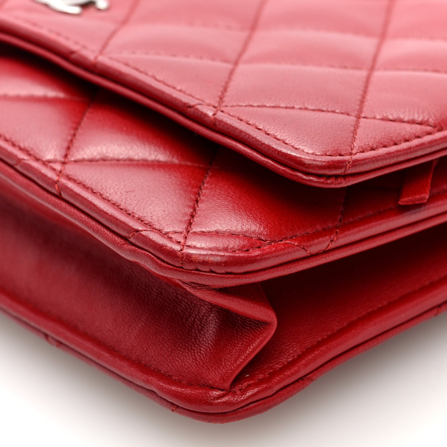 Lambskin Quilted Wallet On Chain WOC Red