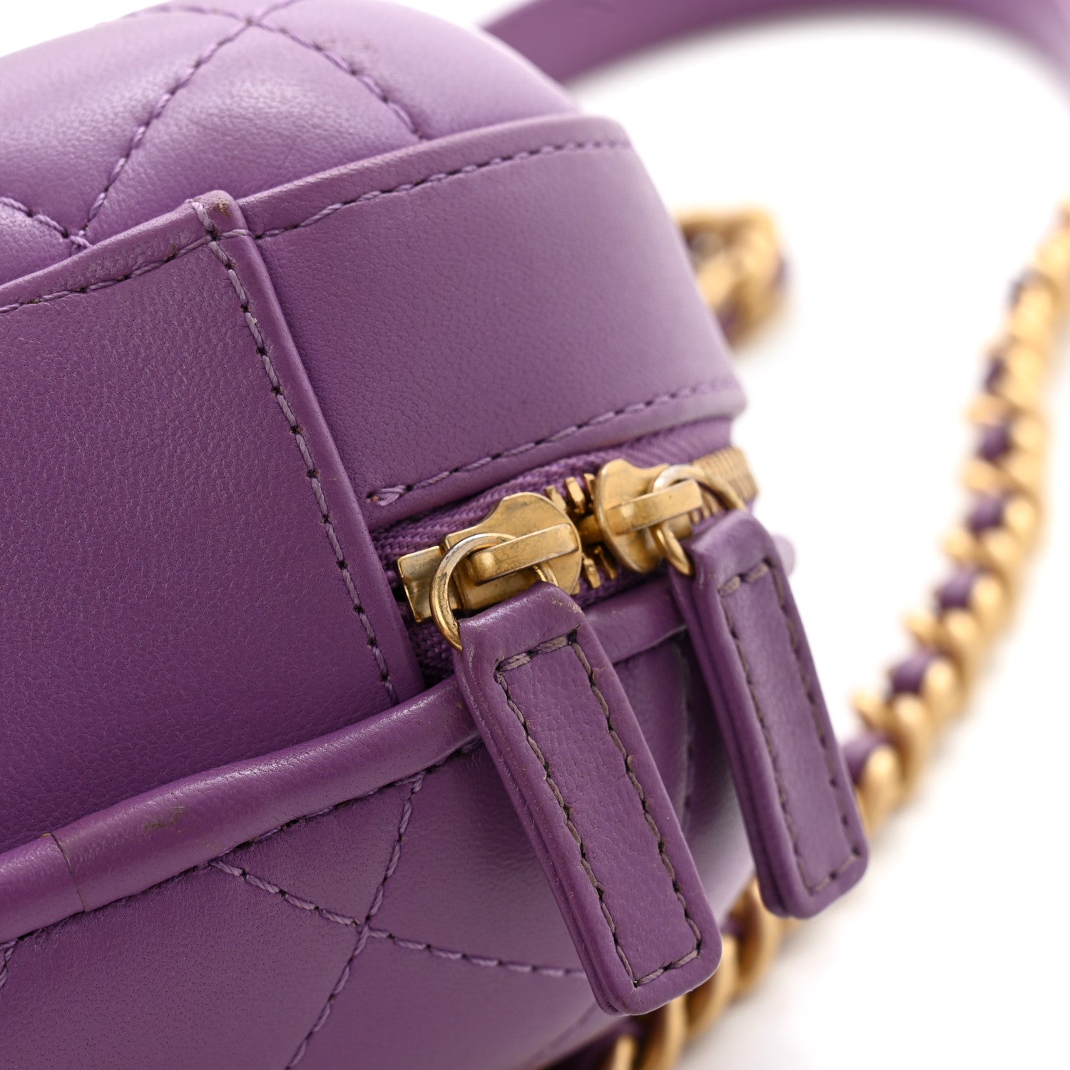 Lambskin Quilted CC Bubble Vanity Case With Chain Purple
