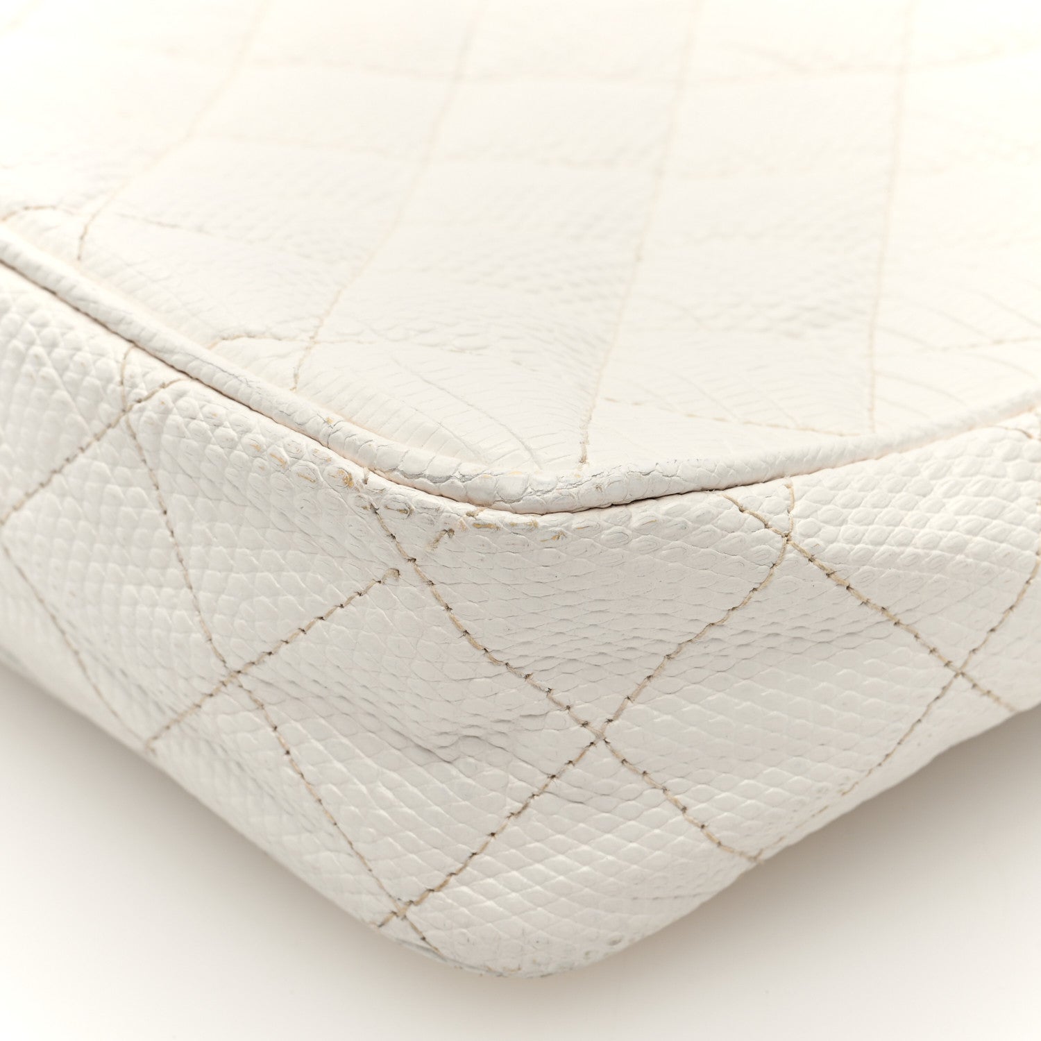 Lizard Quilted Small Tassel Camera Case White