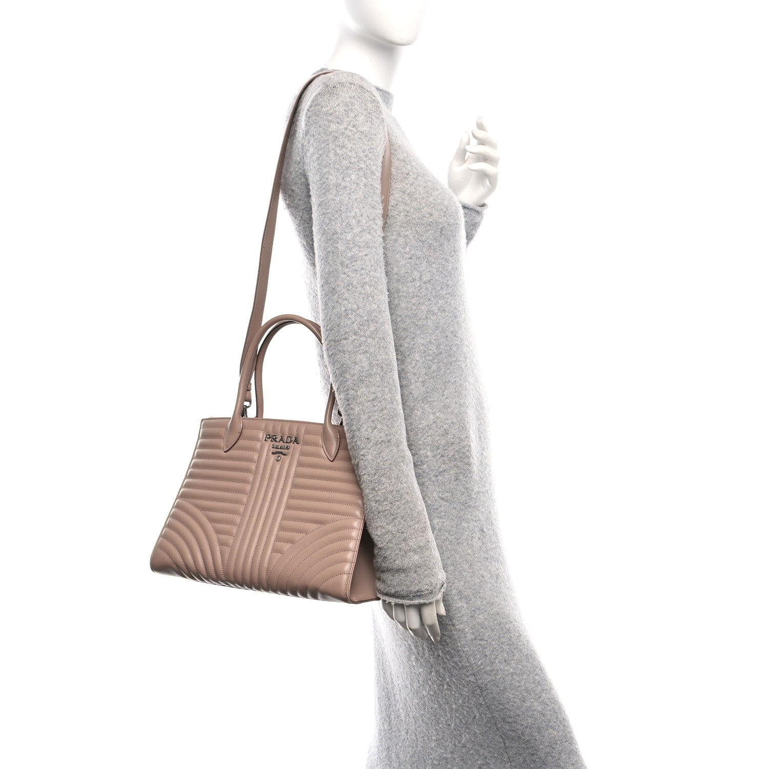Soft Calfskin Impunture Diagramme Tote Cipria