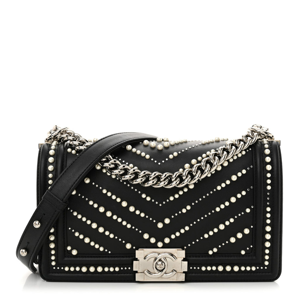 Calfskin Pearl Chevron Medium Boy Flap Black