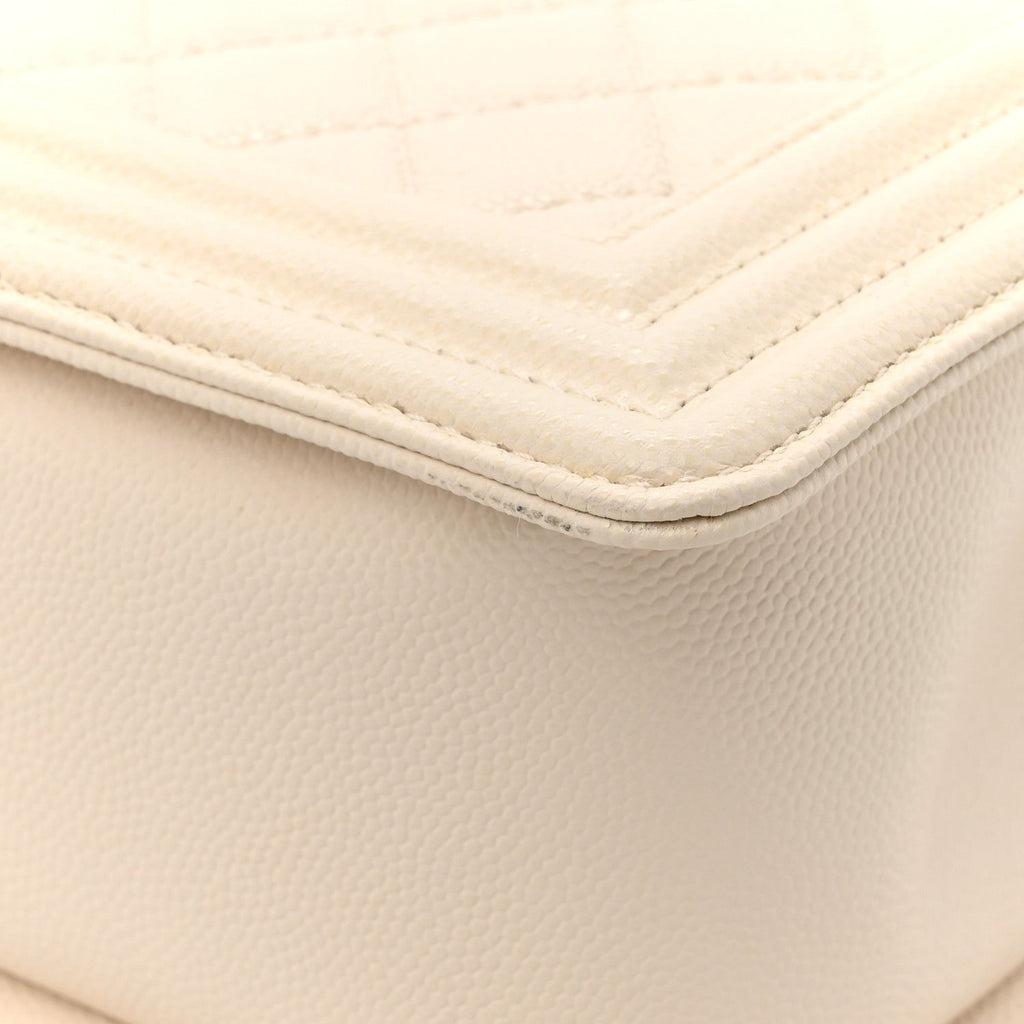 Caviar Quilted Medium Boy Flap Ivory