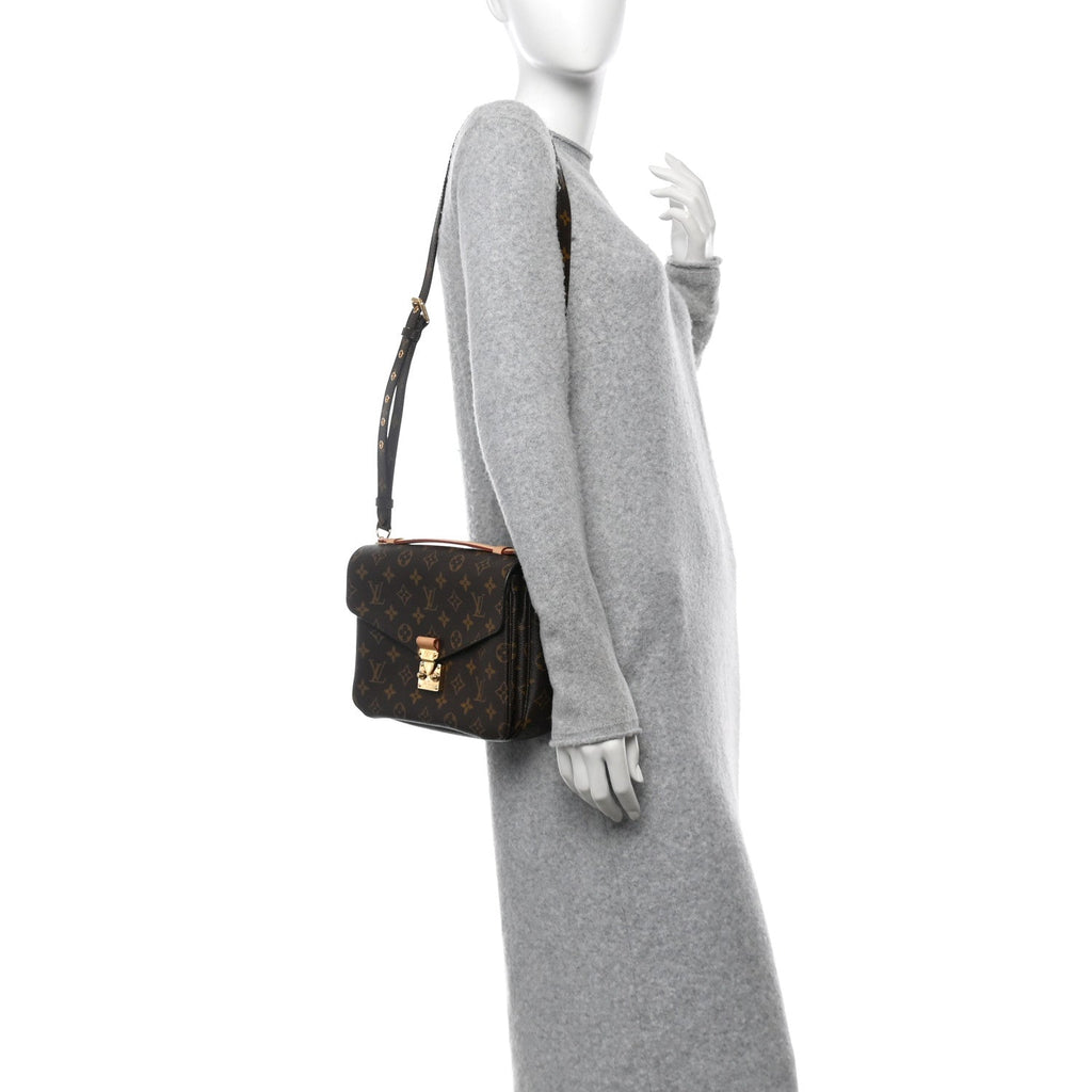Monogram Pochette Metis