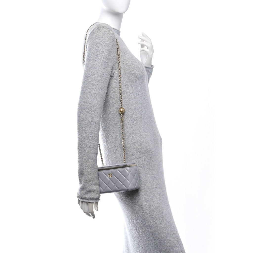 Lambskin Quilted Small Pearl Crush Vanity Case With Chain Grey