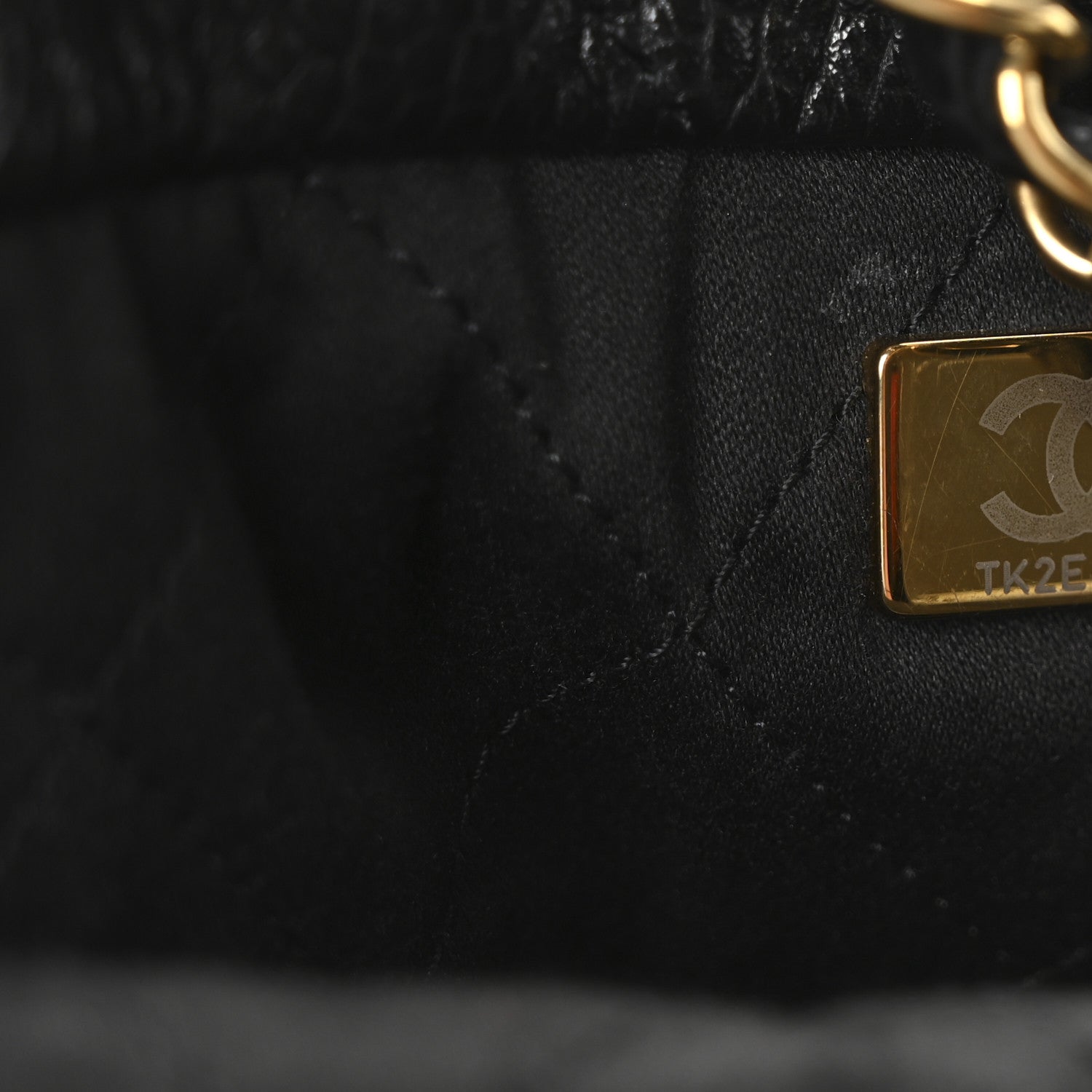 Shiny Caviar Quilted Small Chanel 22 Black