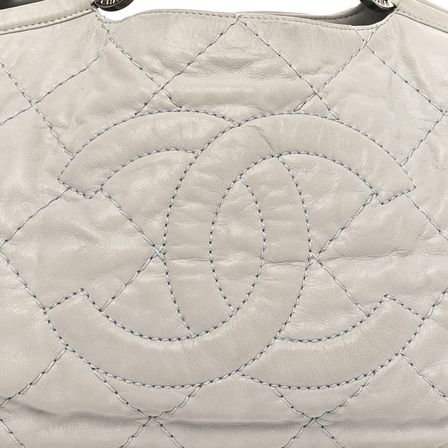 Iridescent Calfskin Quilted Small Sea Hit Tote Gris Clair