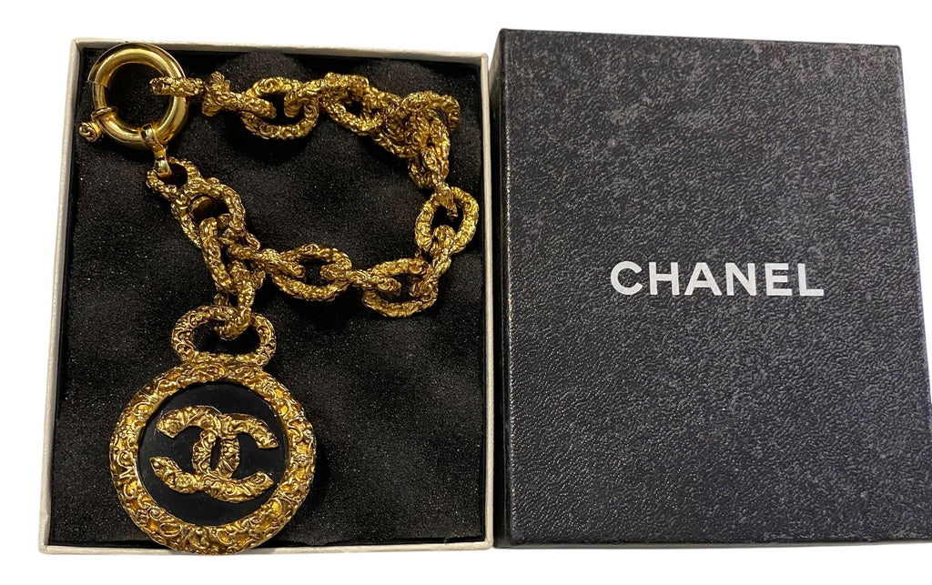 Chanel 93A Large Gold Black Metal Medallion CC Florentine Chain Link Bracelet