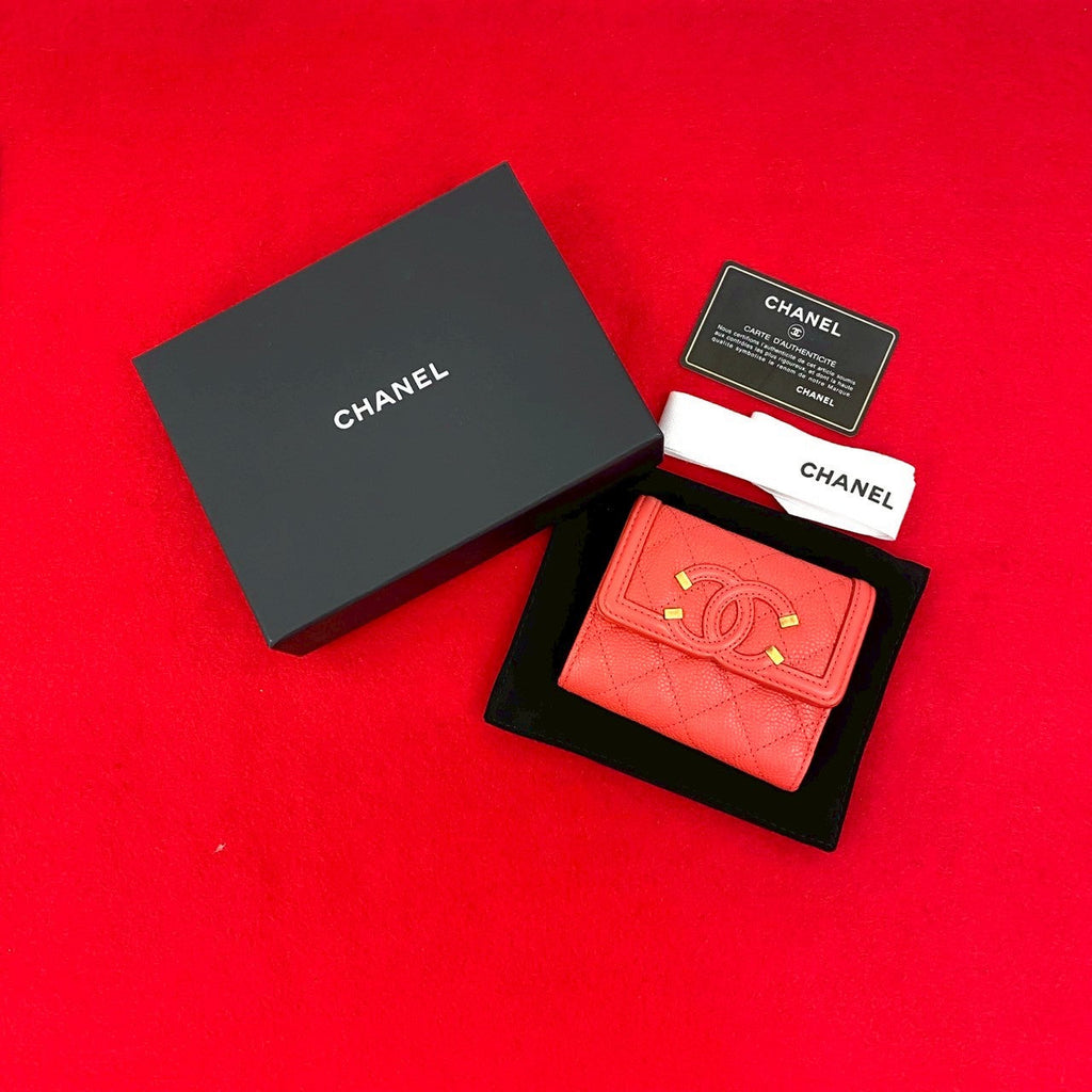 Chanel CC Filigree Caviar Compact Wallet