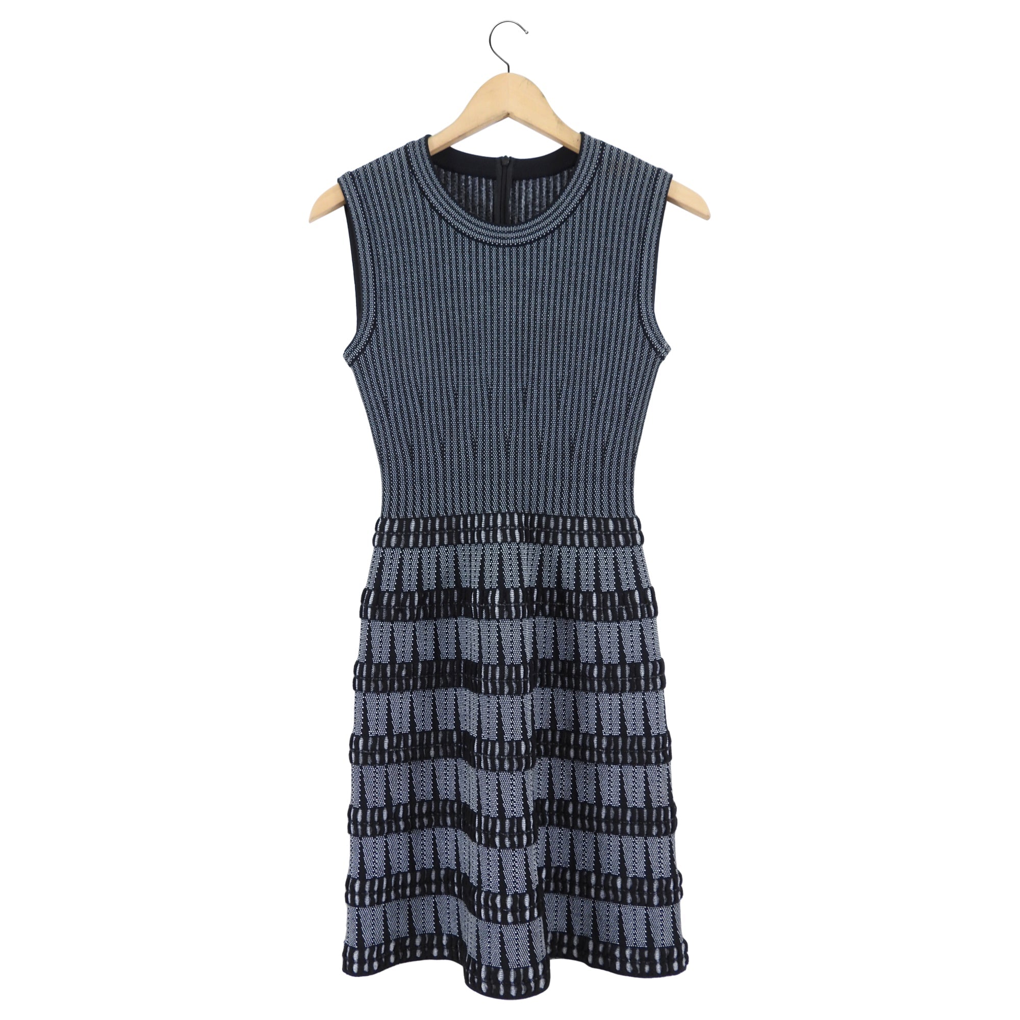 Alaia Black and White Sleeveless Stretch Knit Dress - 2/4