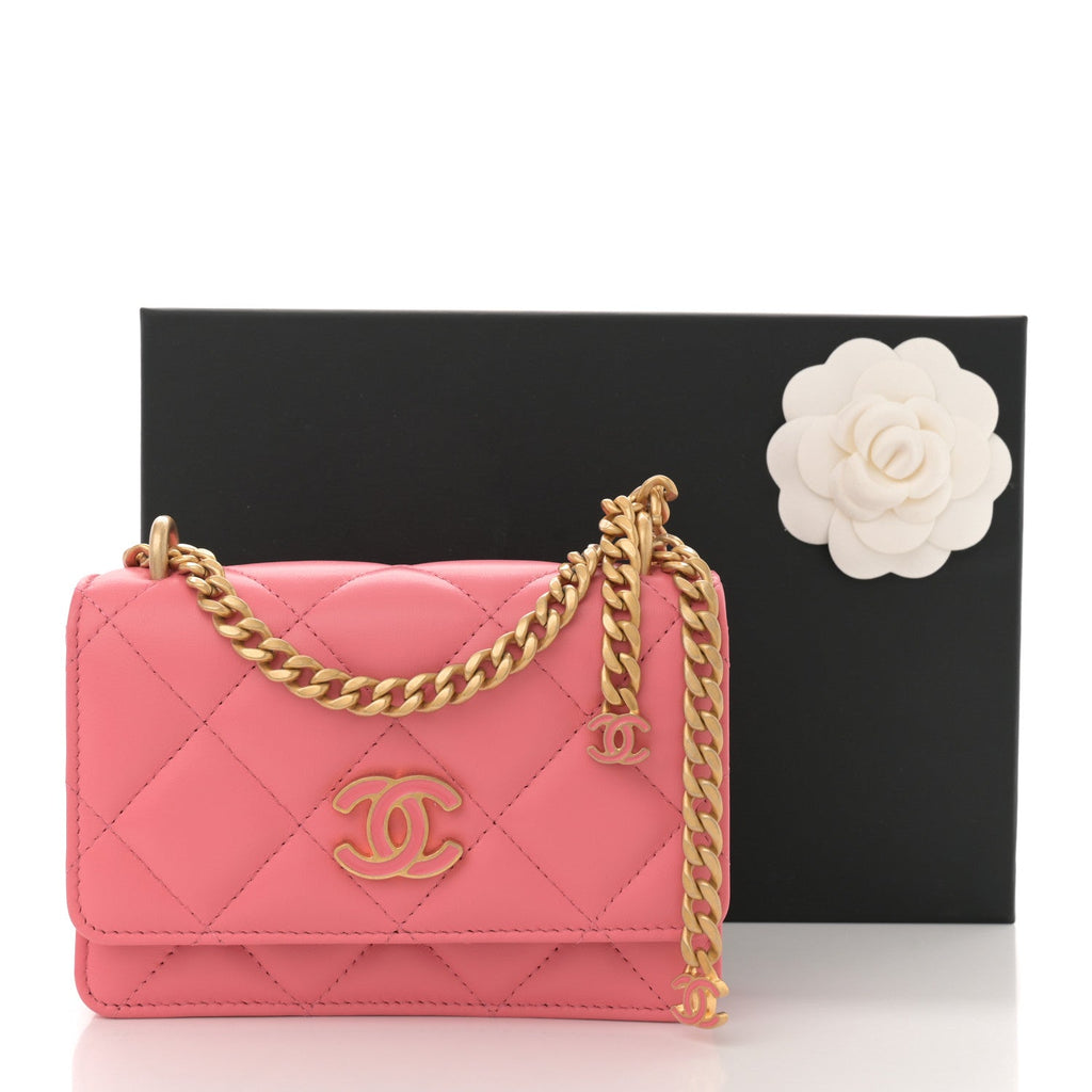 Lambskin Enamel Quilted Pending CC Clutch With Chain Pink