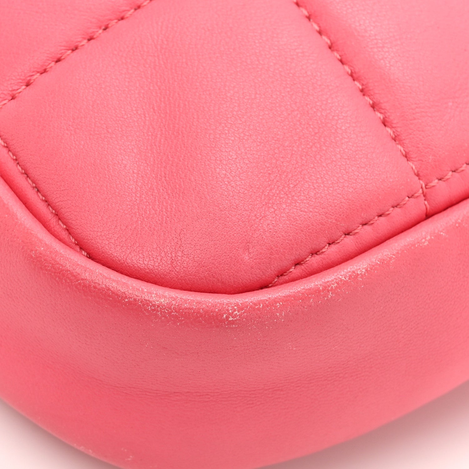 Lambskin Quilted Diamond Clutch With Chain Pink