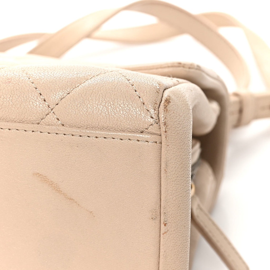 Shiny Sheepskin Quilted Small Trapezio Flap Beige