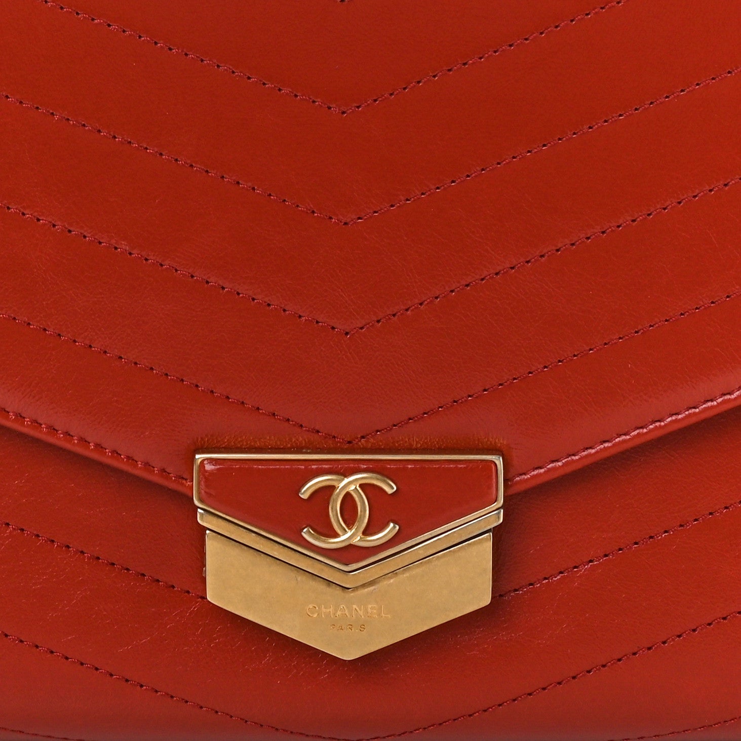 Calfskin Chevron Quilted Large Medal Flap Red