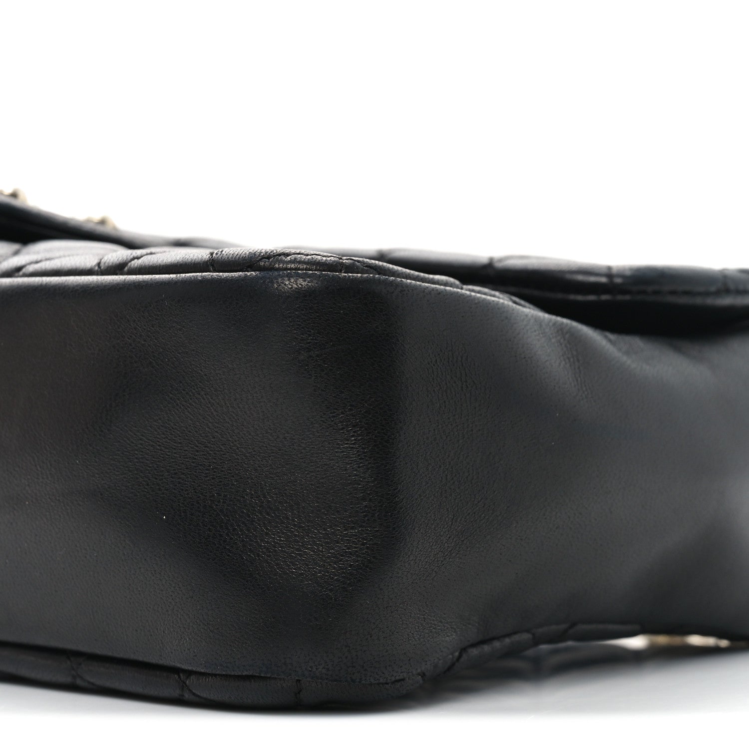 Lambskin Quilted Medium Westminster Pearl Flap Black