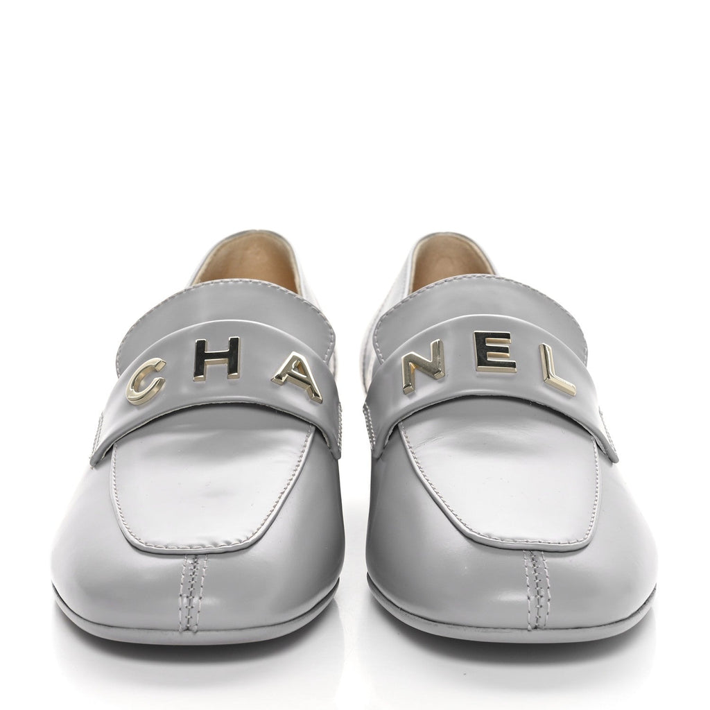 Shiny Calfskin Logo Loafers 36.5 Light Grey