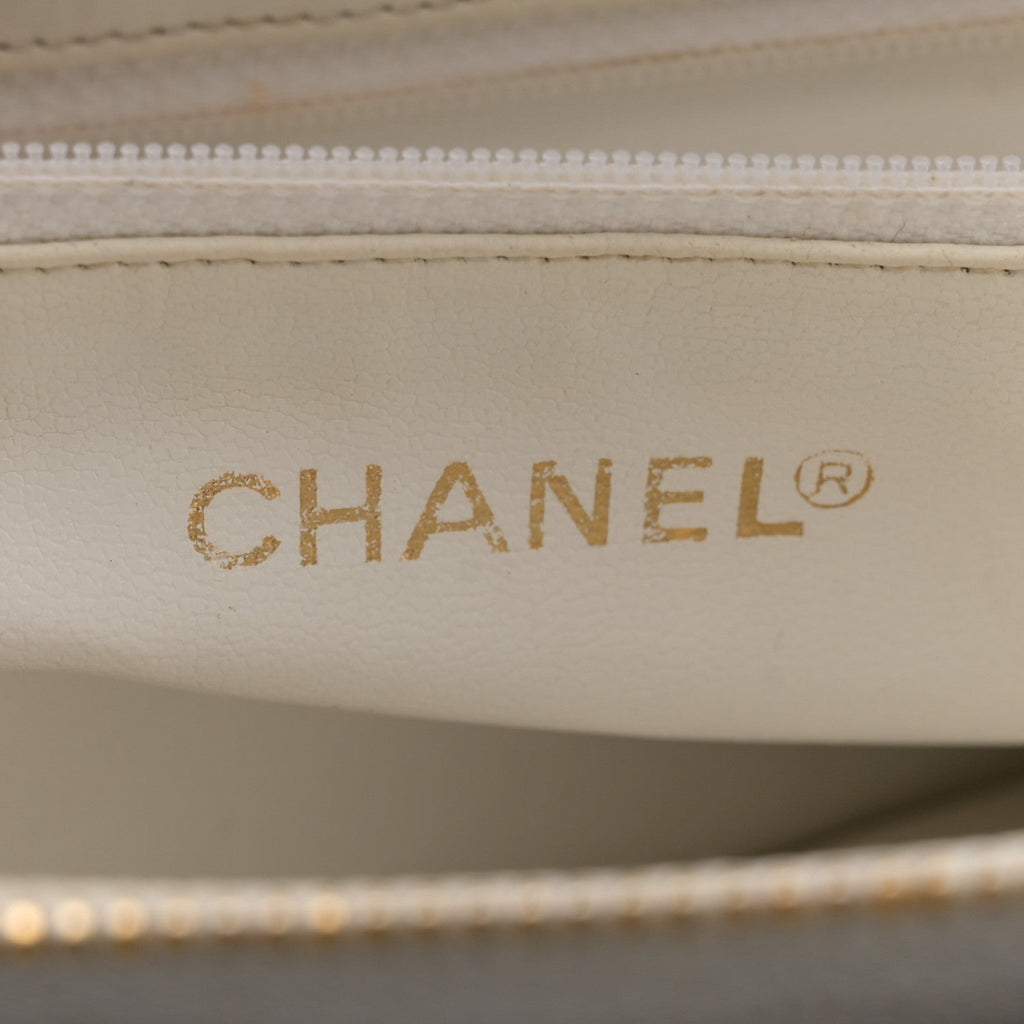 Caviar CC Shoulder Bag White