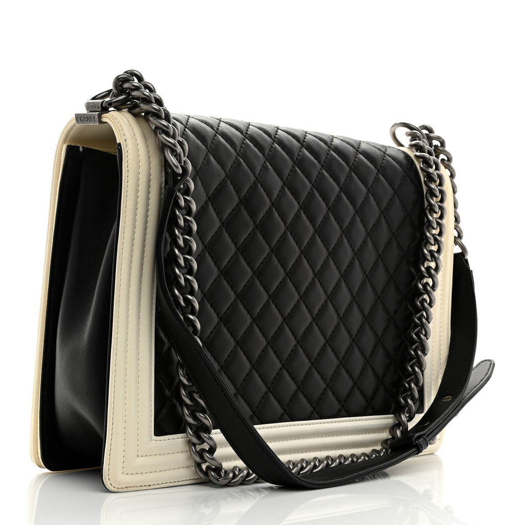 Lambskin Quilted Large Boy Flap Black White