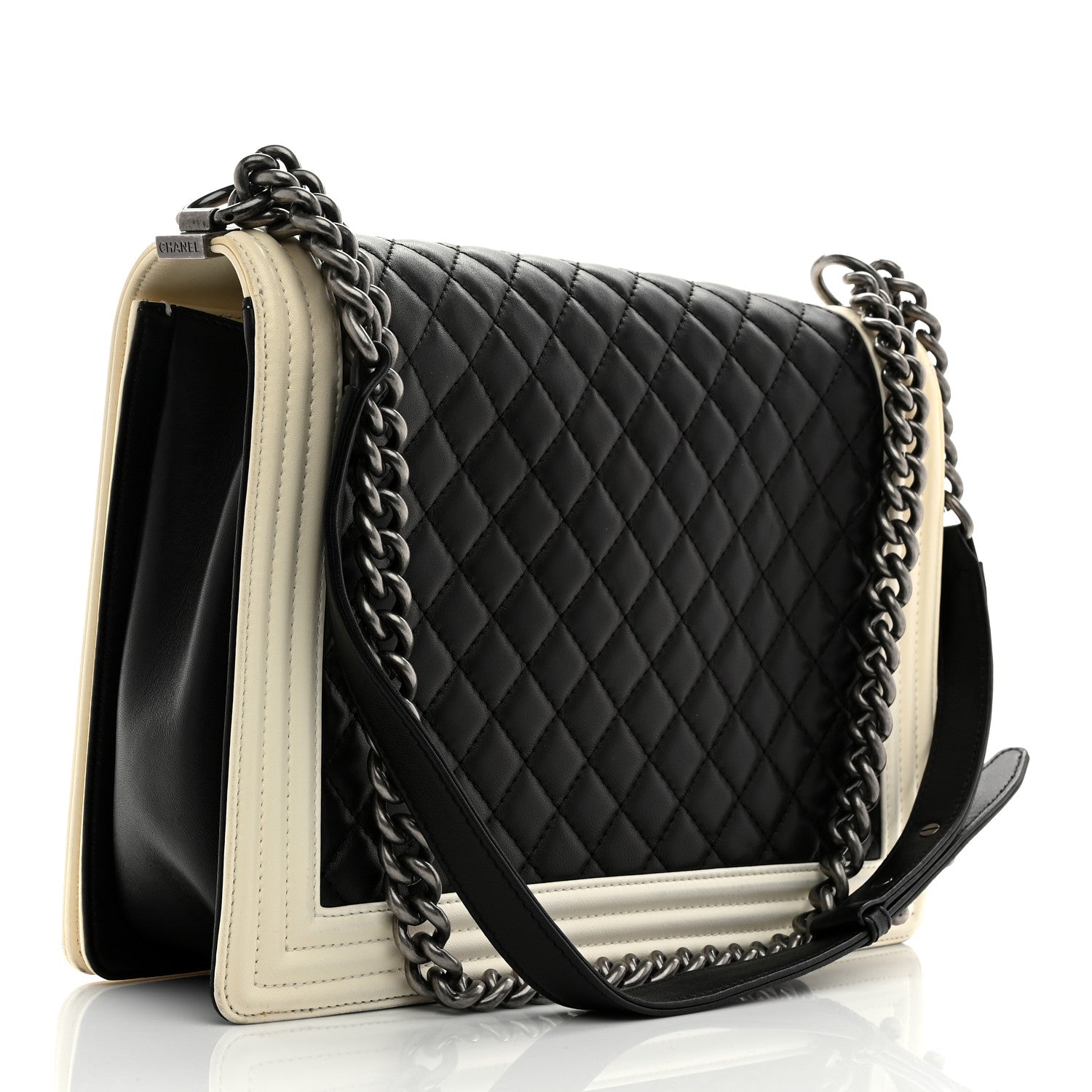 Lambskin Quilted Large Boy Flap Black White