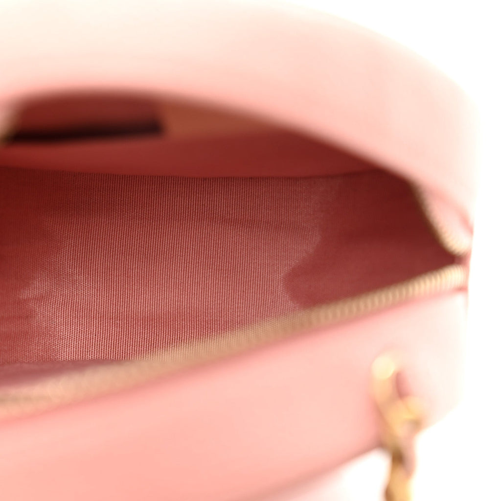 Caviar Quilted Round Filigree Crossbody Pink