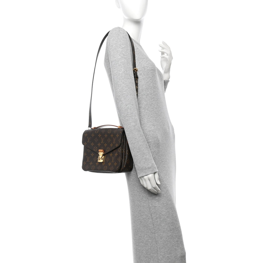 Monogram Pochette Metis
