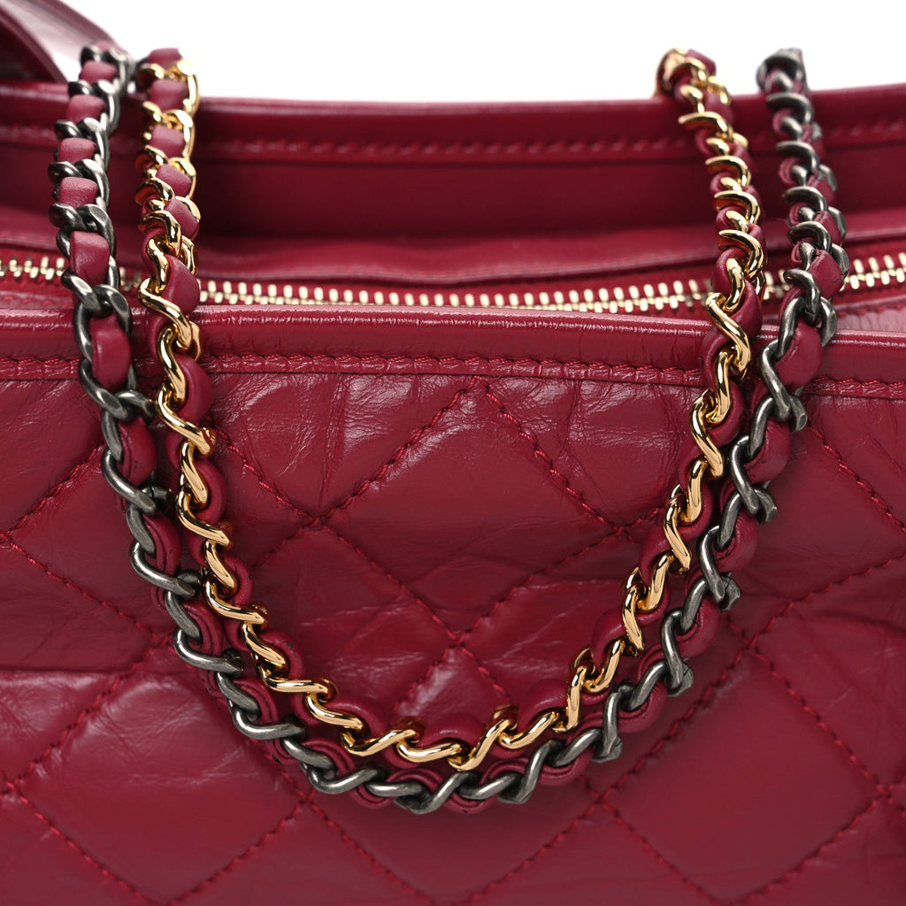 Aged Calfskin Quilted Small Gabrielle Hobo Red