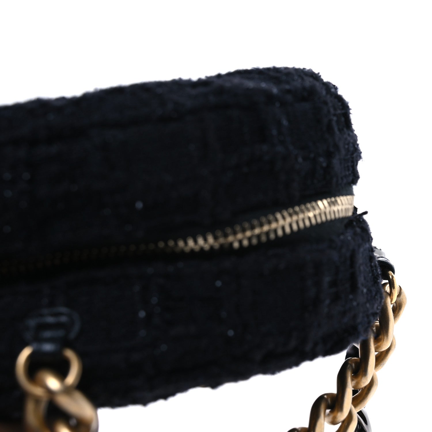 Tweed Quilted 19 Round Clutch With Chain Black