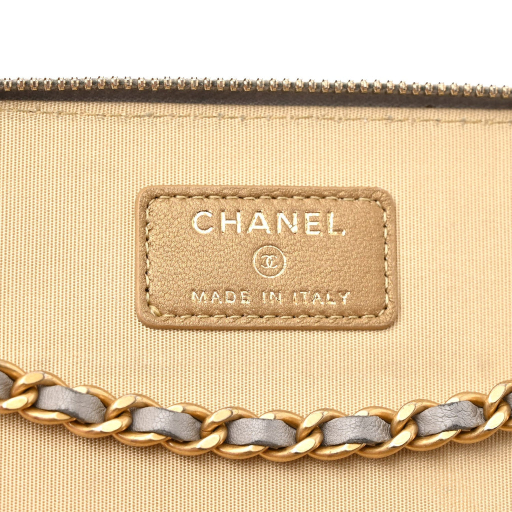 Lambskin Quilted Small Pearl Crush Vanity Case With Chain Grey
