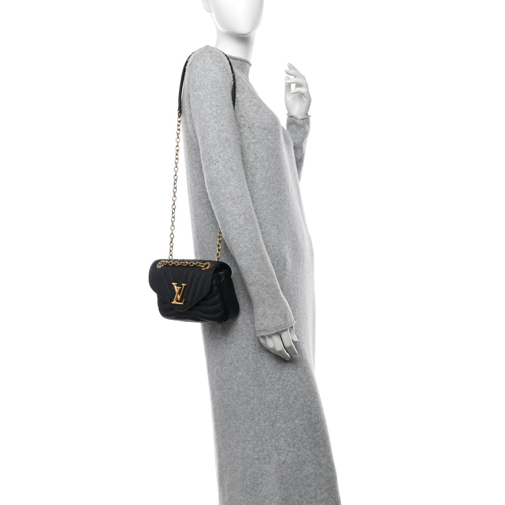 Calfskin New Wave Chain PM NM Black