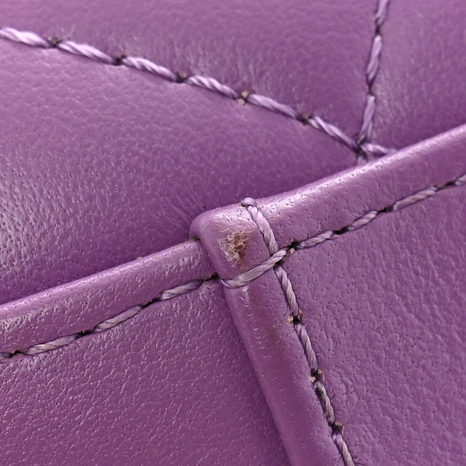 Lambskin Quilted CC Bubble Vanity Case With Chain Purple