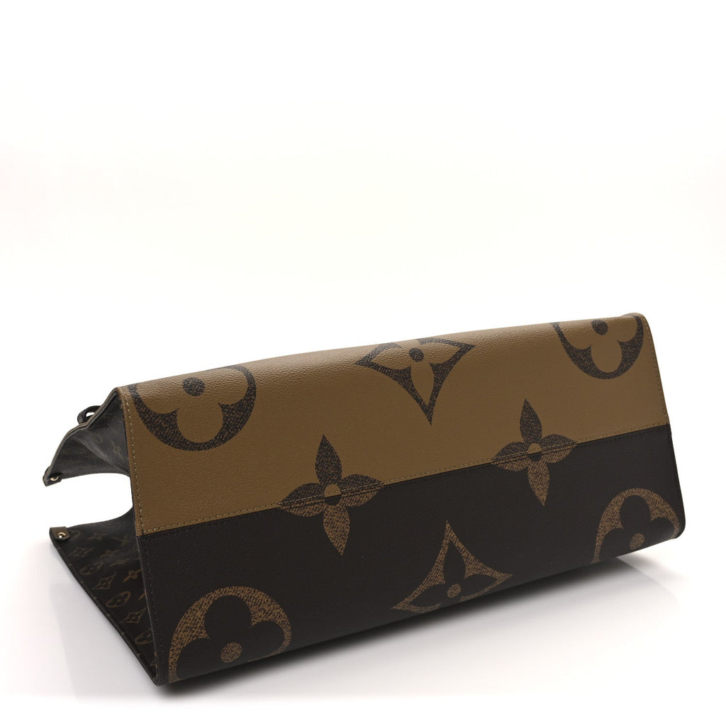 Reverse Monogram Giant Onthego Voyage