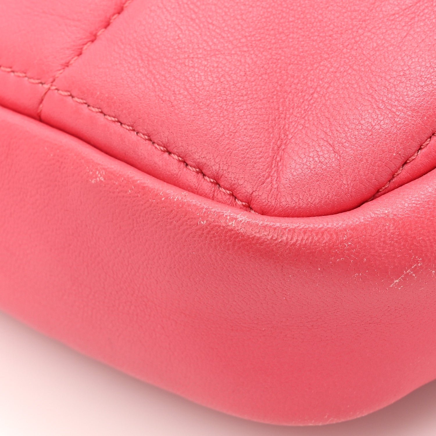 Lambskin Quilted Diamond Clutch With Chain Pink