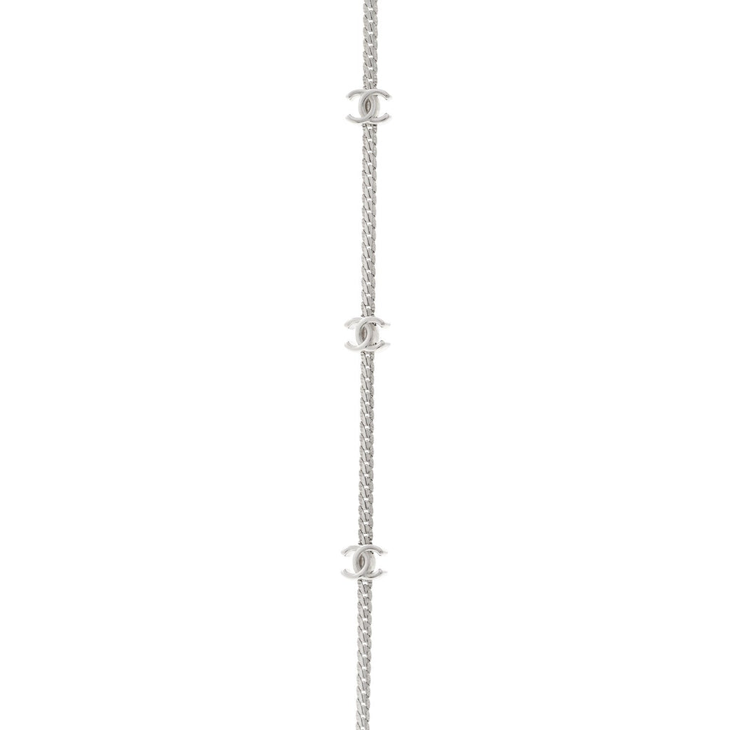 Metal CC Short Chain Necklace Silver