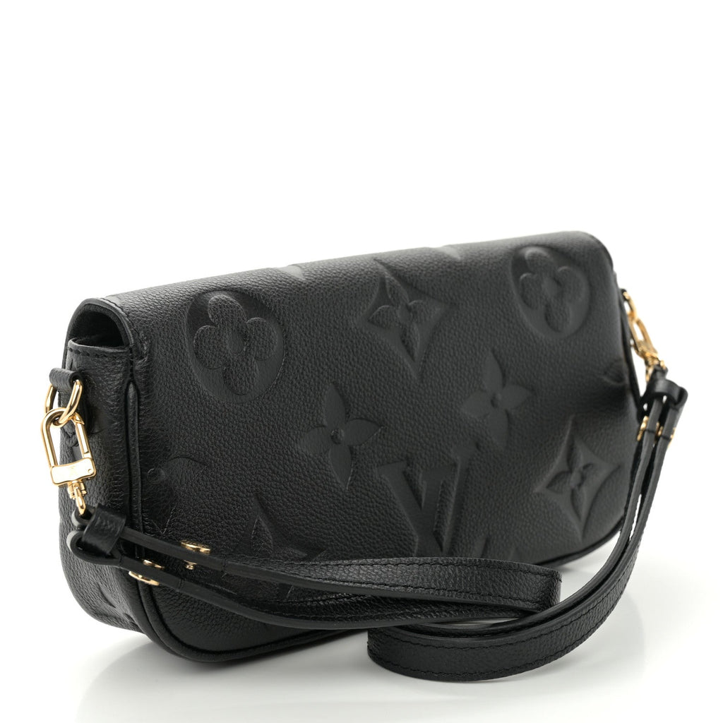 Empreinte Monogram Giant Ivy Wallet On Chain Black