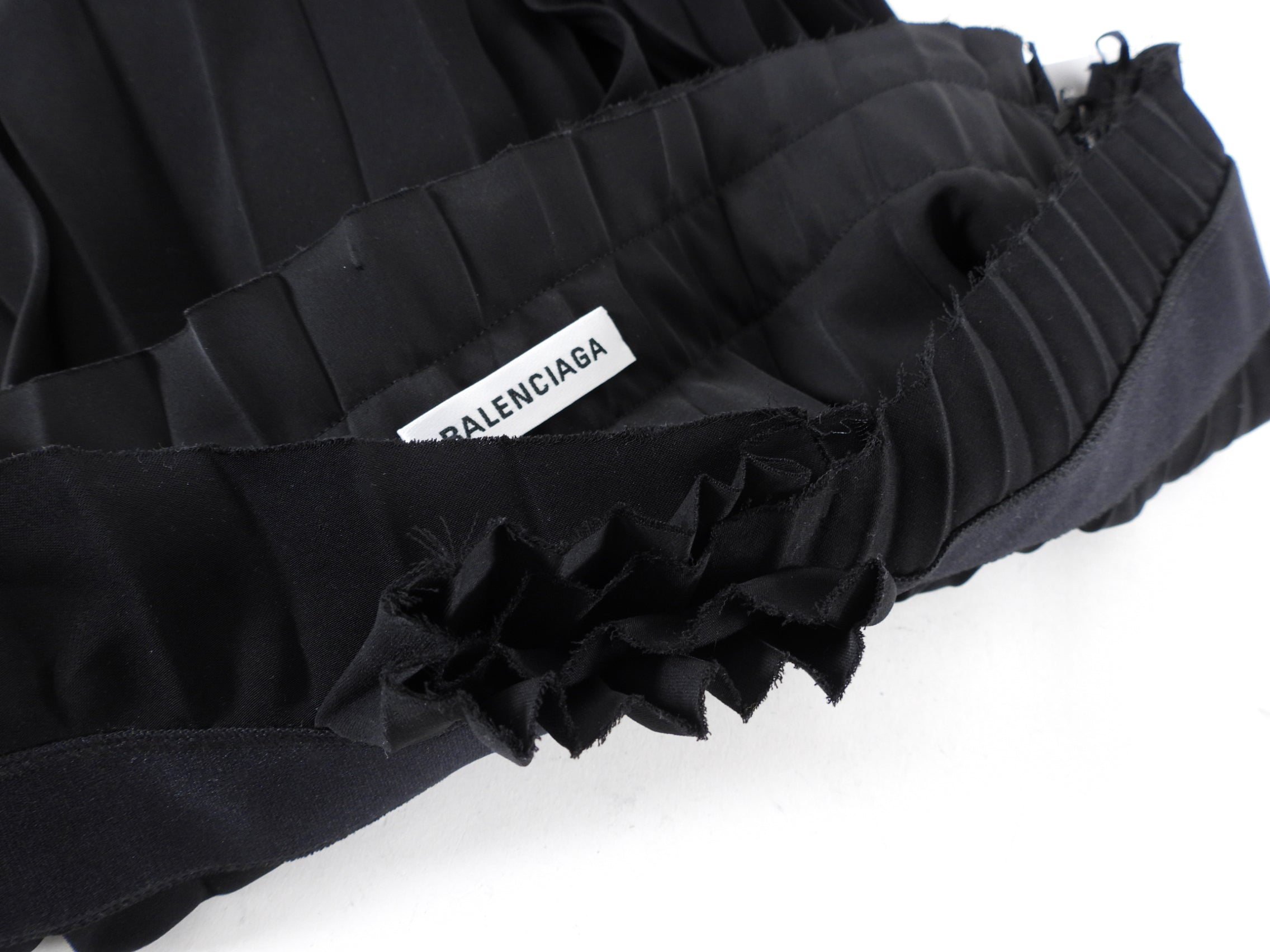 Balenciaga 2018 Black Flat Pleated midi Skirt with Logo Waistband - FR38 / S