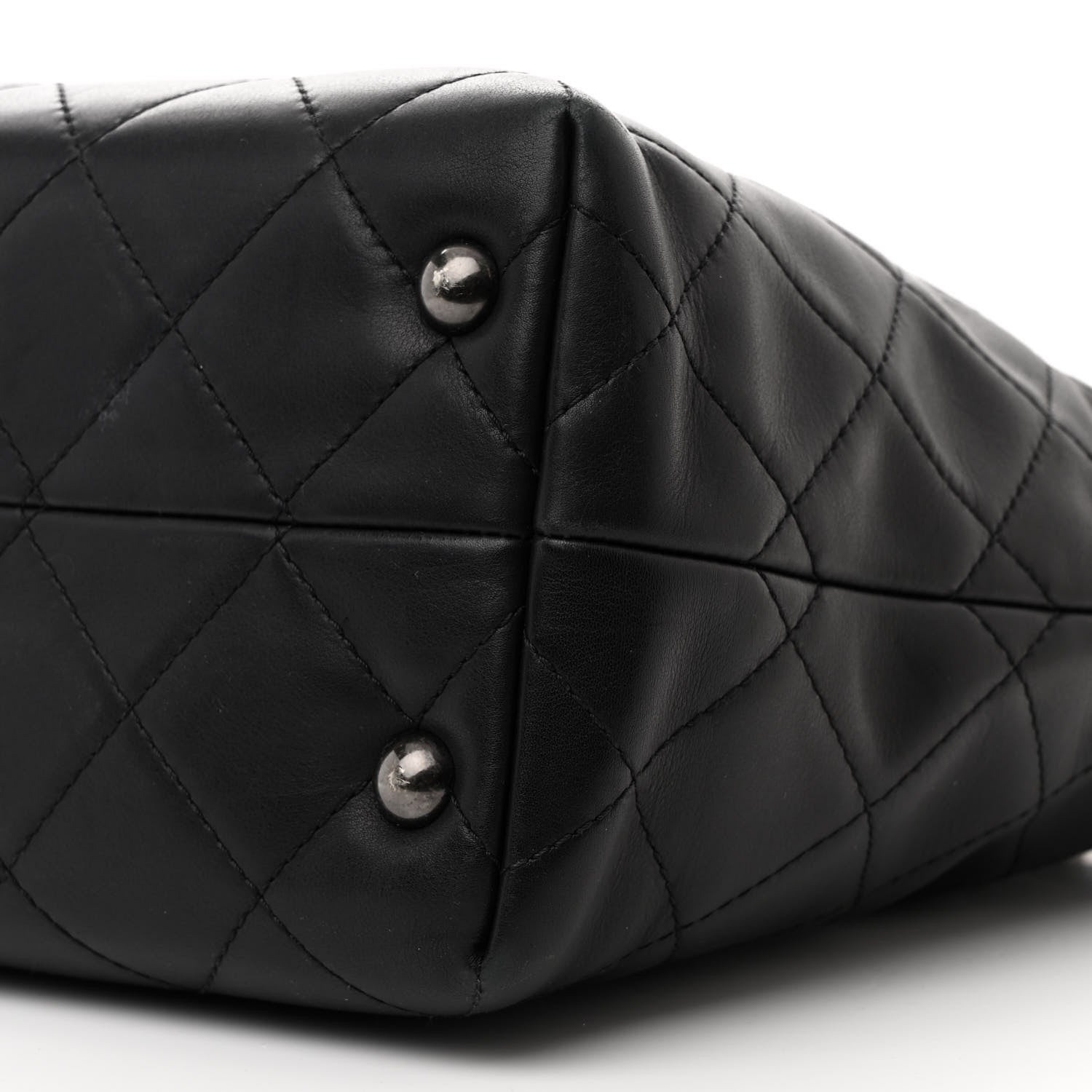 Calfskin Quilted Large Shopping In Chains Tote Black