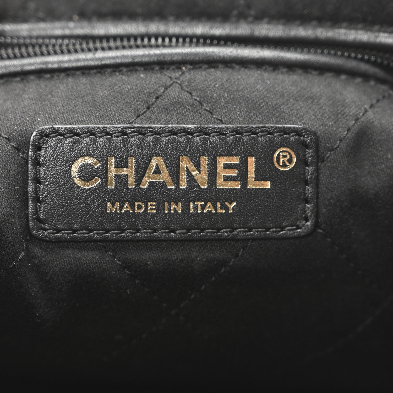 Shiny Caviar Quilted Small Chanel 22 Black