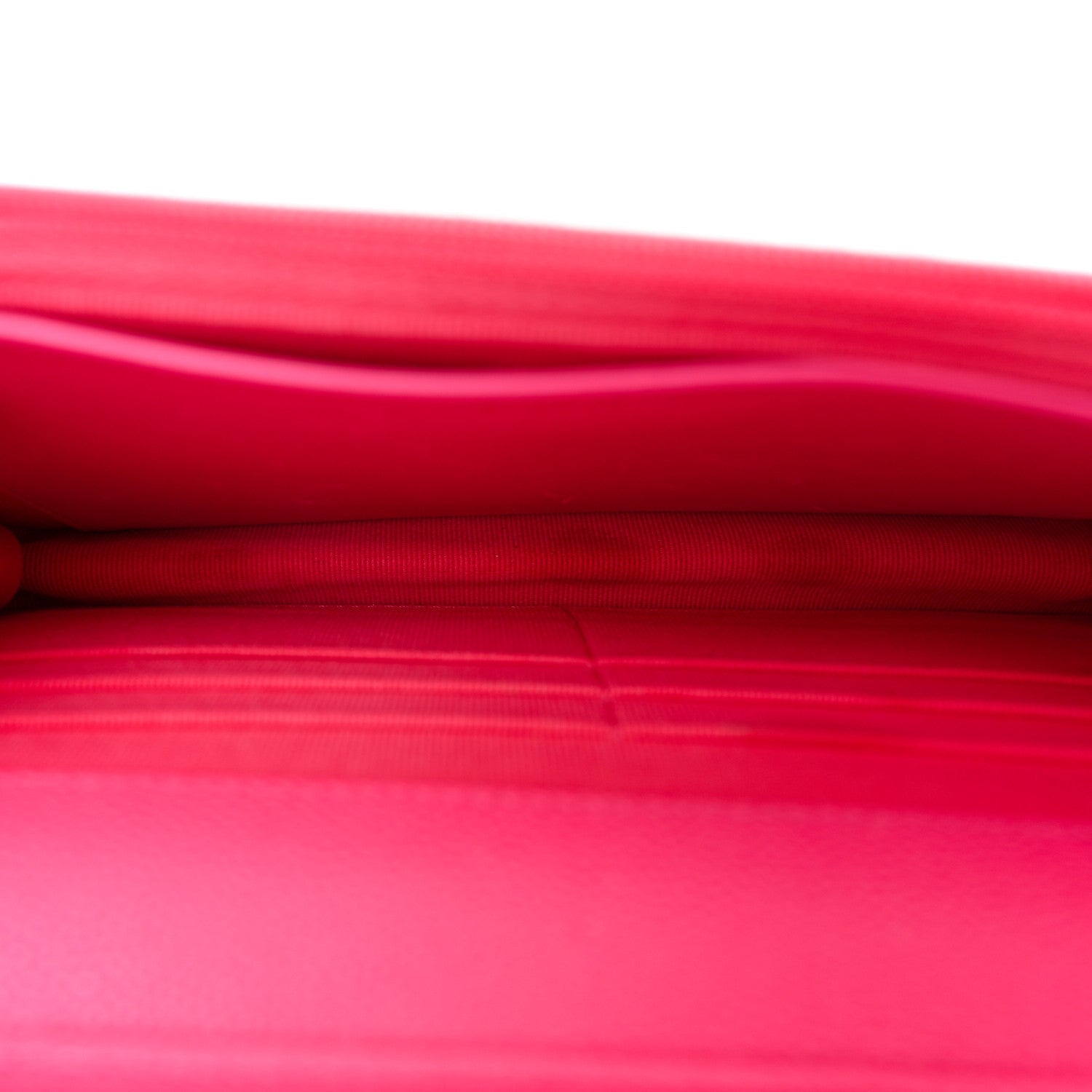 Caviar Quilted Wallet on Chain WOC Fuchsia