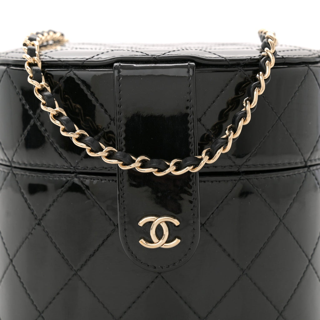 Patent Quilted Round Clutch With Chain Black