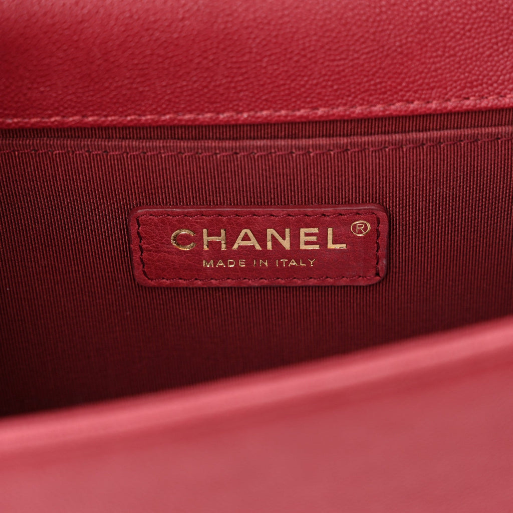 Caviar Quilted Medium Boy Flap Red