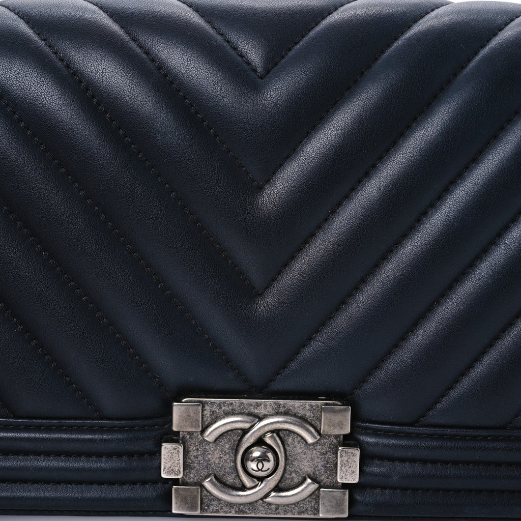 Calfskin Chevron Quilted Medium Boy Flap Black