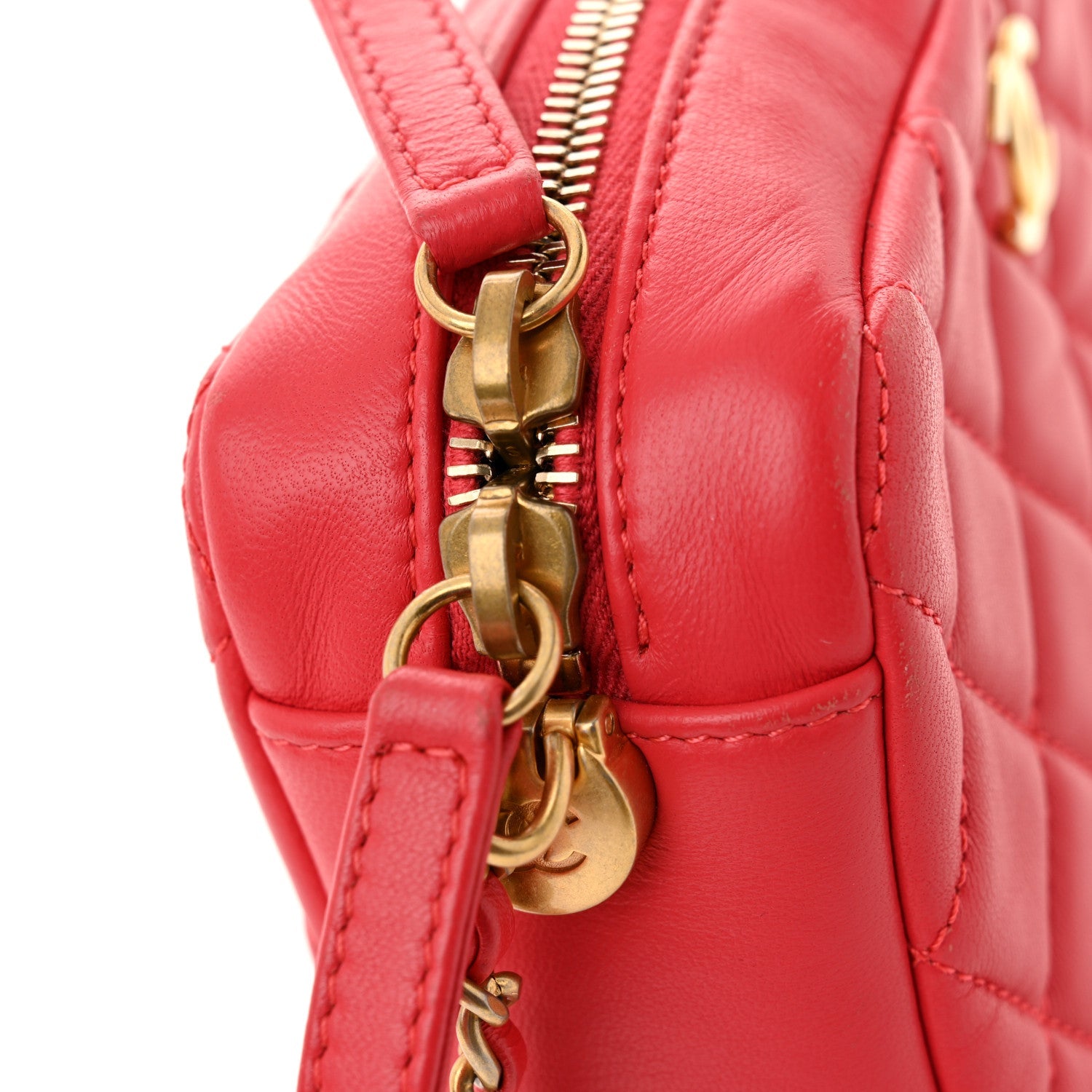 Lambskin Quilted CC Pearl Crush Camera Case Red