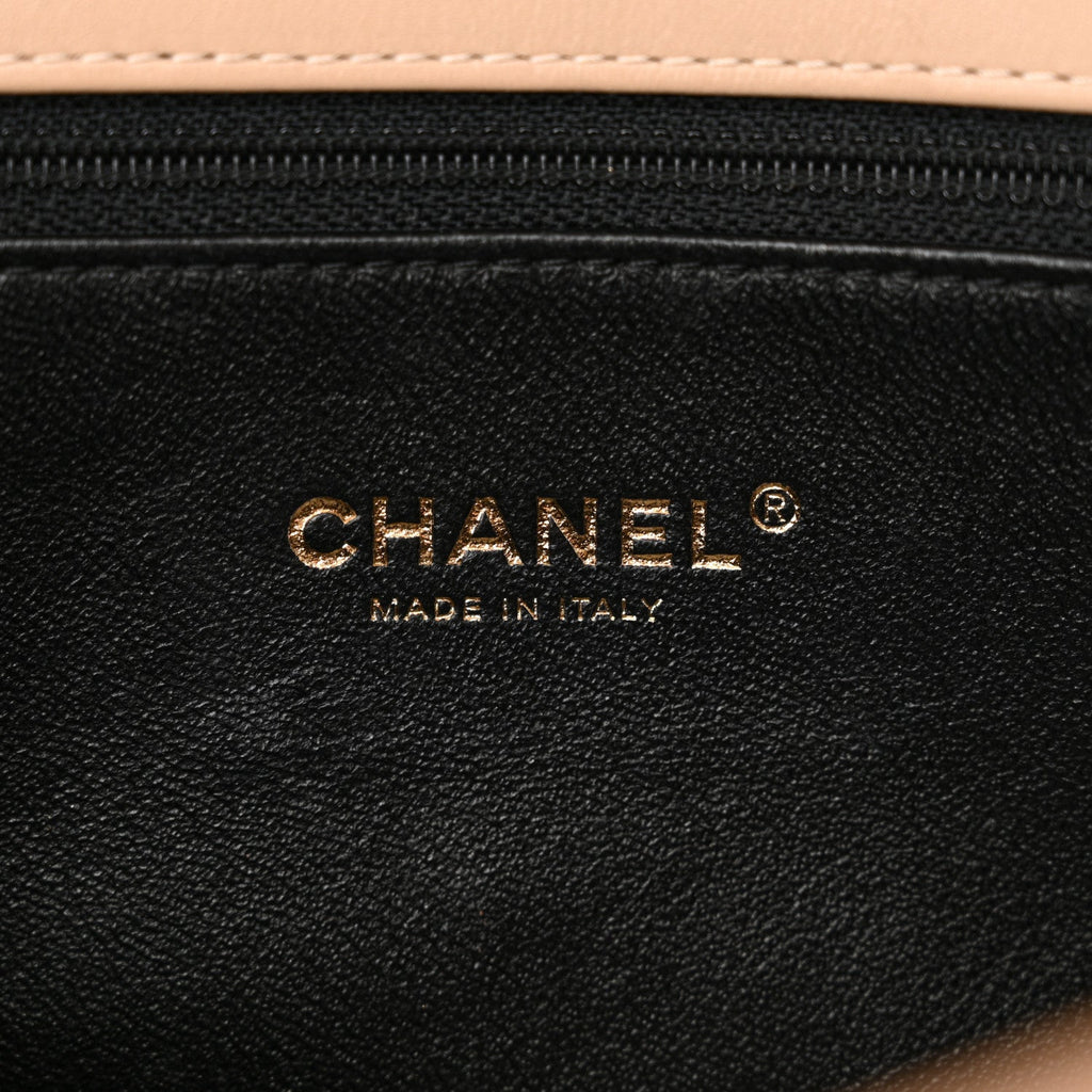 Caviar Quilted Medium CC Filigree Flap Beige Black