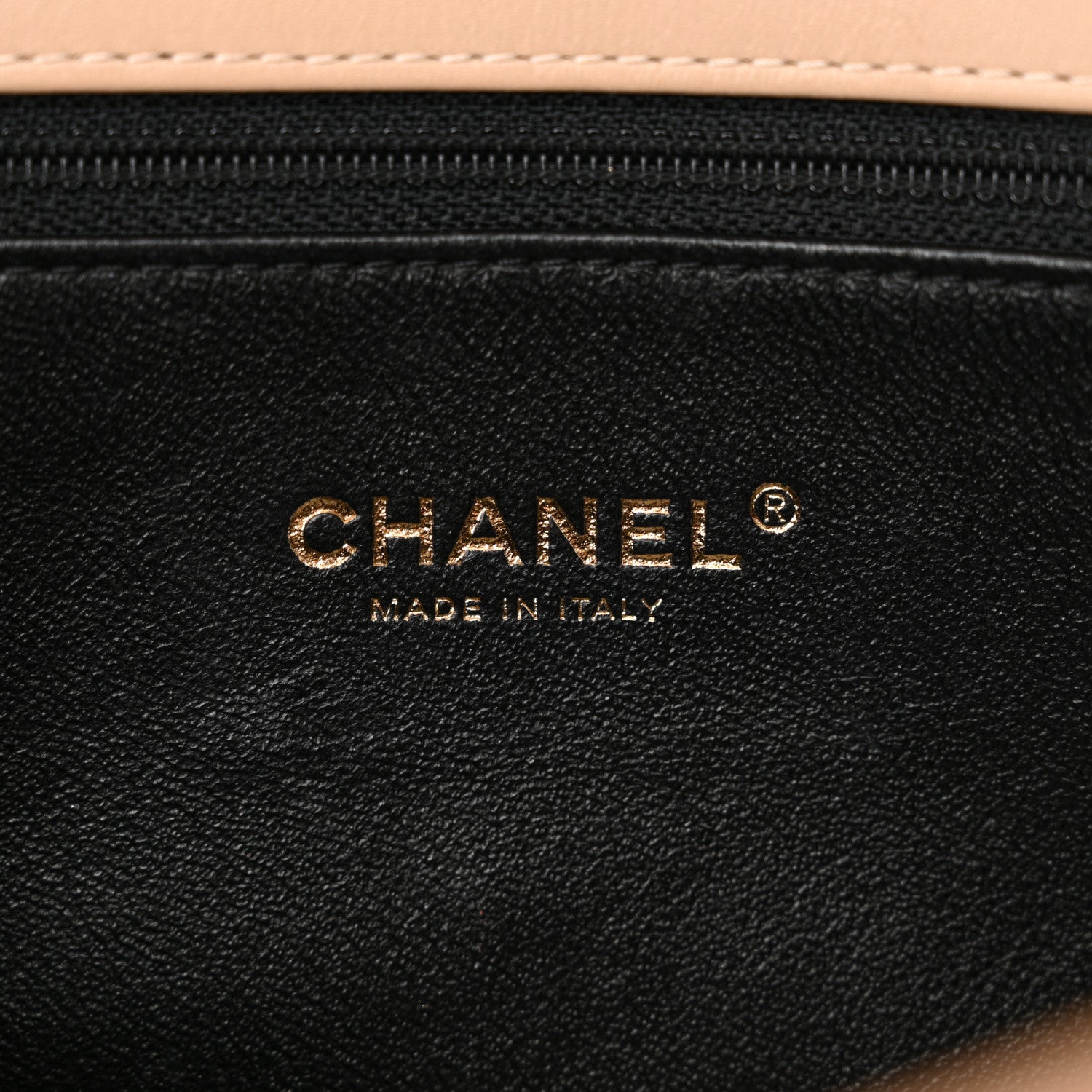 Caviar Quilted Medium CC Filigree Flap Beige Black