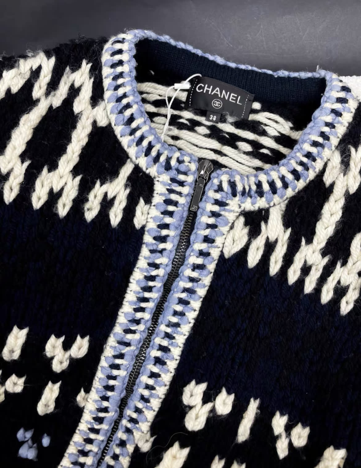 Chanel size 38 blue and white mixed color knitted igan