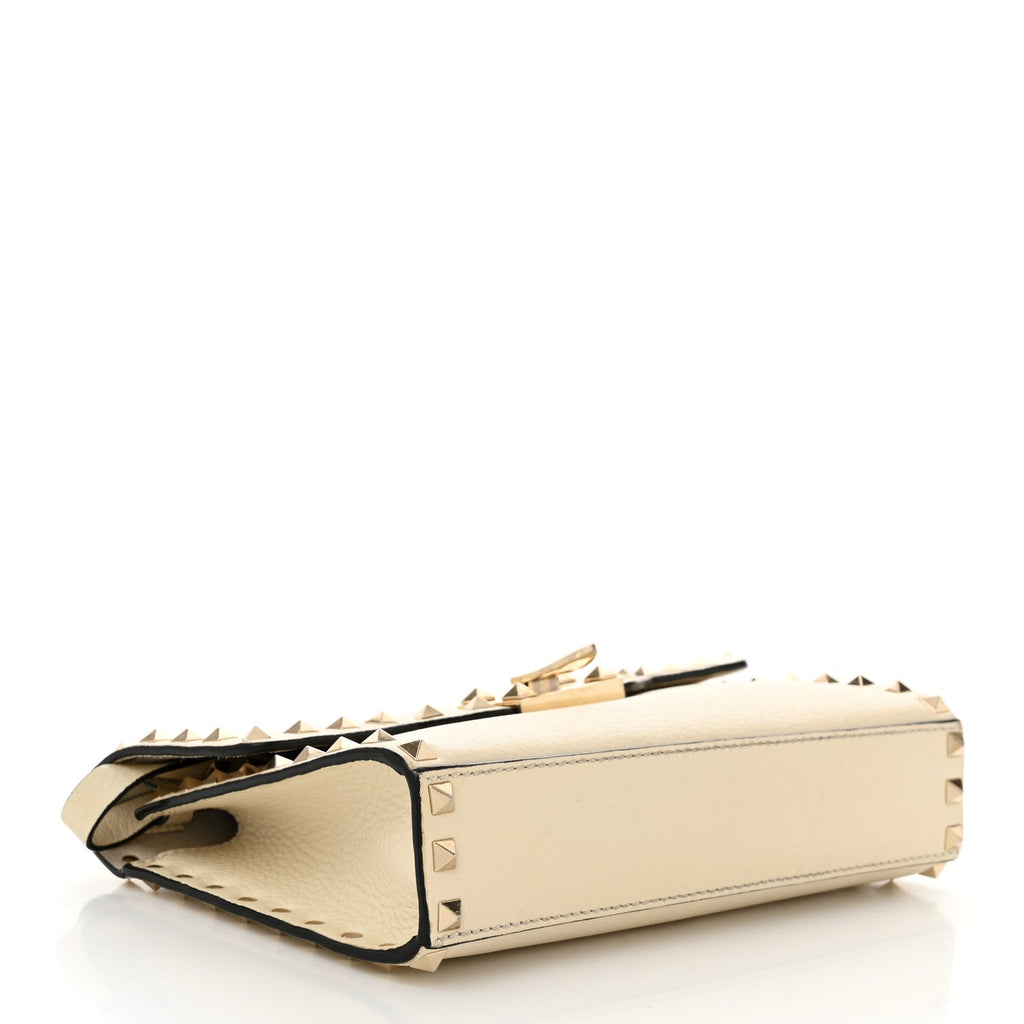 Pebbled Calfskin Medium Rockstud Flip Lock Crossbody Bag Light Ivory